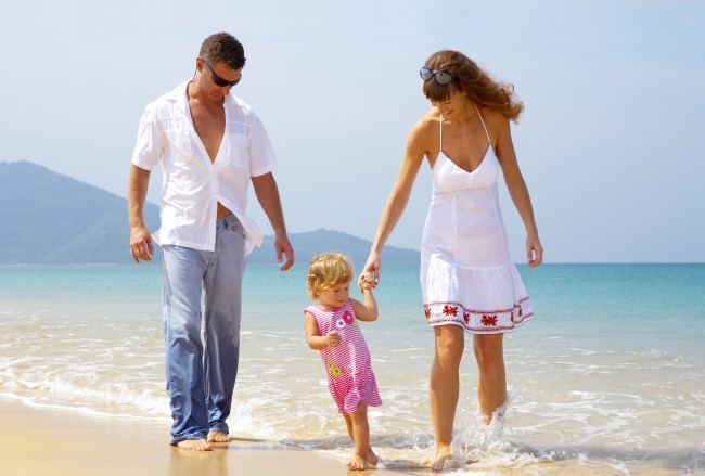 Familie beim Strandurlaub